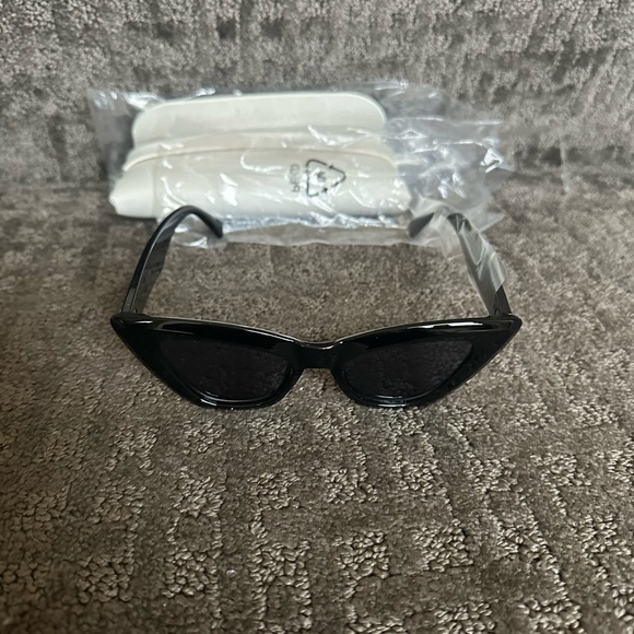 summer & rose | Accessories | Summer Rose Noemie Sunglasses  display picture 2